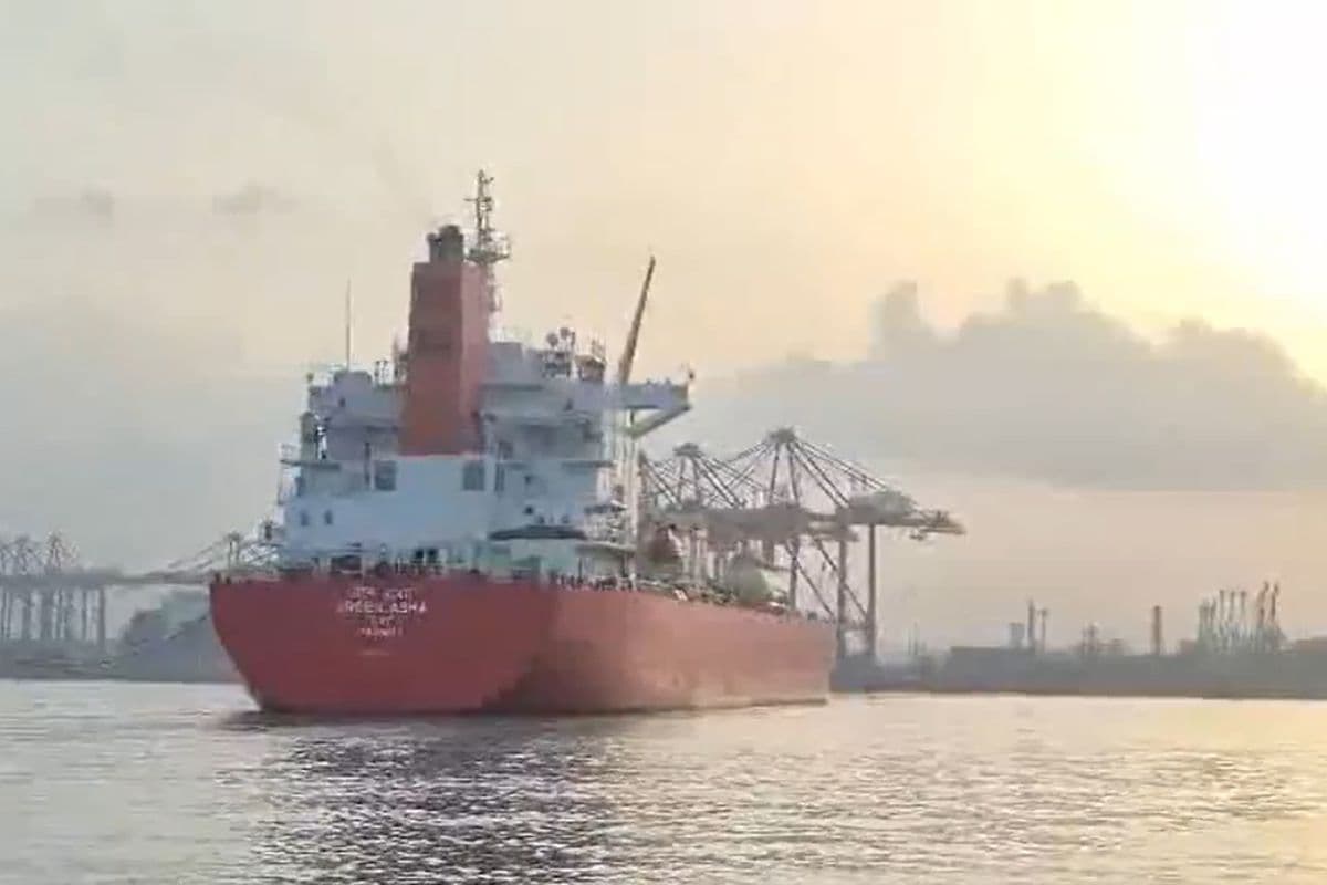 गुड न्यूज: 15,400 टन LPG लेकर भारत पहुंचा ग्रीन आशा