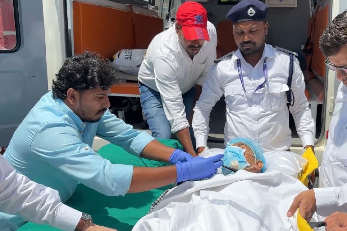 पांच साल बाद झारखंड लौटे इंद्रजीत महतो, हैदराबाद से एयरलिफ्ट कर रांची लाए गए पूर्व विधायक