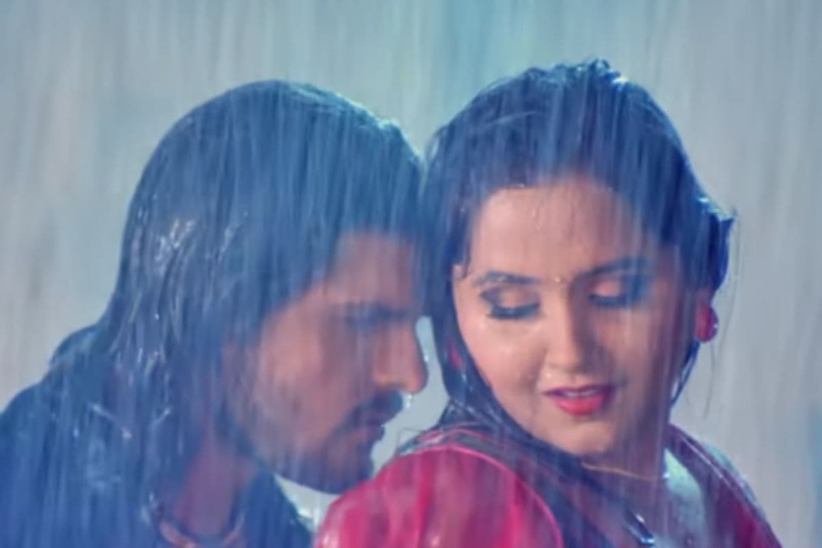 Chhatari Jaldi Lagawa: बारिश में खेसारी लाल यादव-काजल राघवानी का रोमांस छाया, अब पूरी फिल्म में देखें जबरदस्त केमिस्ट्री