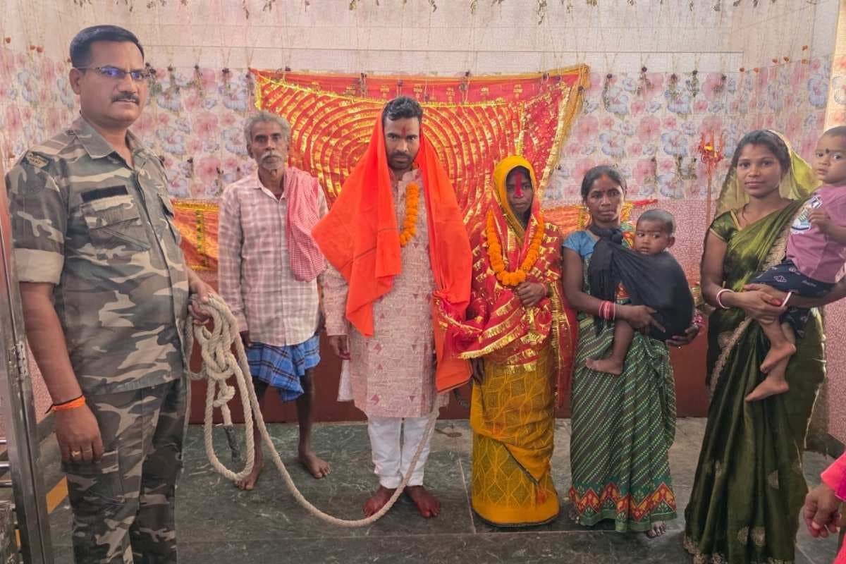 लातेहार में अनोखी शादी: कोर्ट के आदेश पर पुलिस निगरानी में सात फेरे