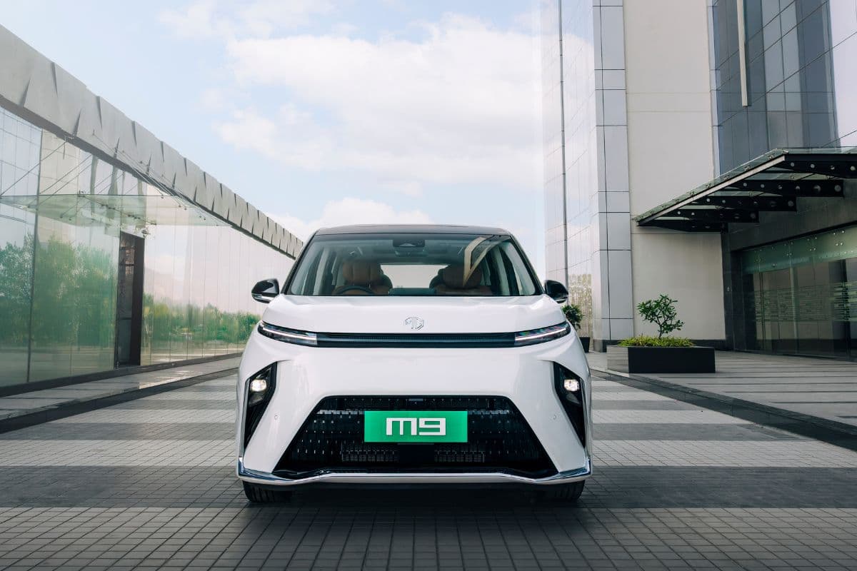 MG M9 और Cyberster हुई और महंगी, कंपनी ने 5 लाख रुपये तक बढ़ाए दाम