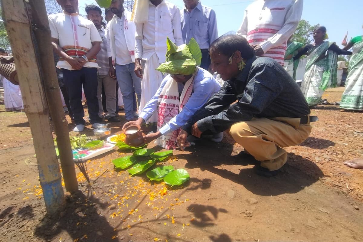 नोवामुंडी के बाहा मिलन समारोह में उमड़ा जनसैलाब, संस्कृति का दिखा भव्य संगम