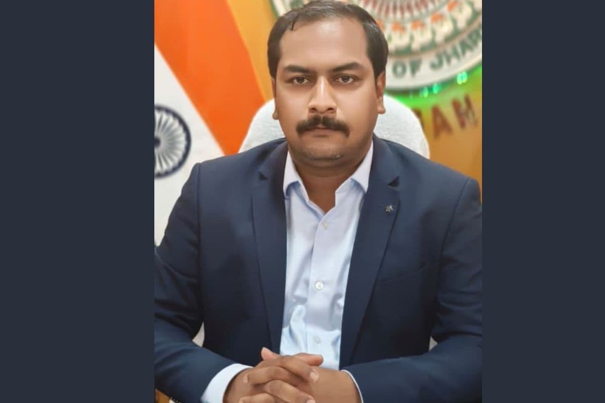 डीसी दीपक कुमार दुबे ने संभाला साहिबगंज का कार्यभार, विकास और सुशासन को बताया प्राथमिकता