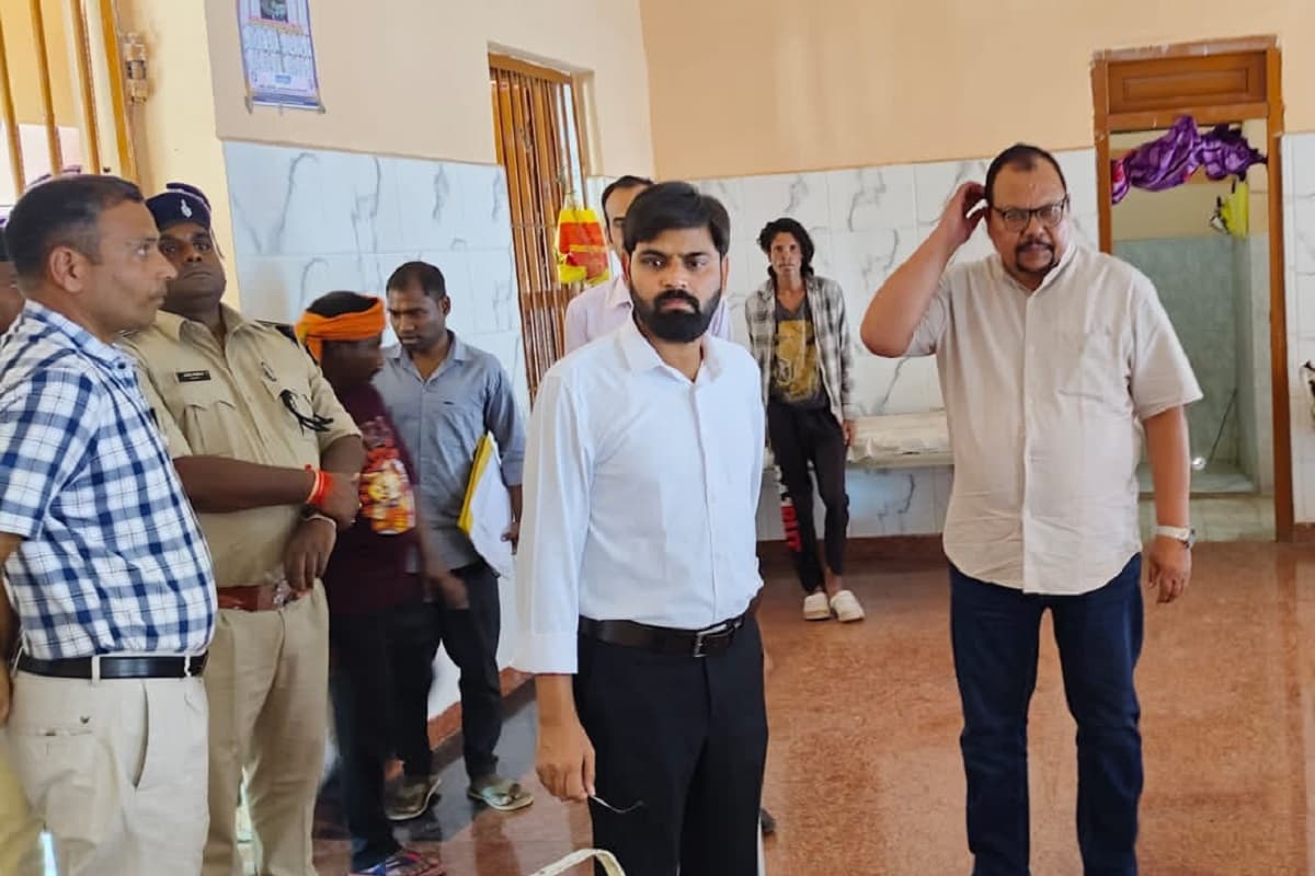 सरायकेला मंडल कारा में स्वास्थ्य सुविधाओं की पड़ताल, सीएस और डीएलएसए सचिव का संयुक्त निरीक्षण