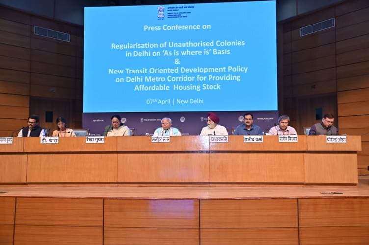 Delhi Govt: दिल्ली की अवैध कॉलोनी होगी नियमित, लाखों परिवारों को मिलेगी राहत