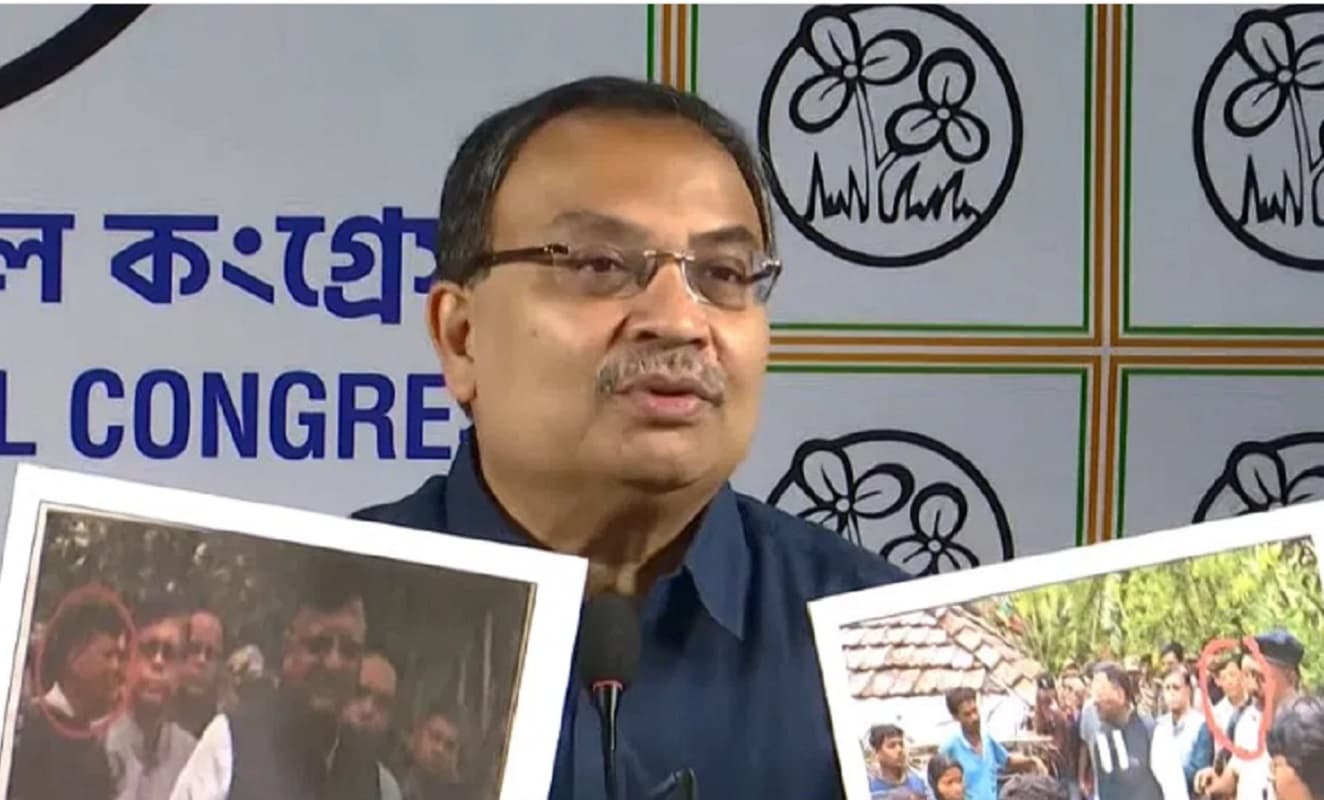 नंदीग्राम में भाजपा नेता के साथ दिखे मुख्य निर्वाचन अधिकारी, टीएमसी ने उठाये सवाल