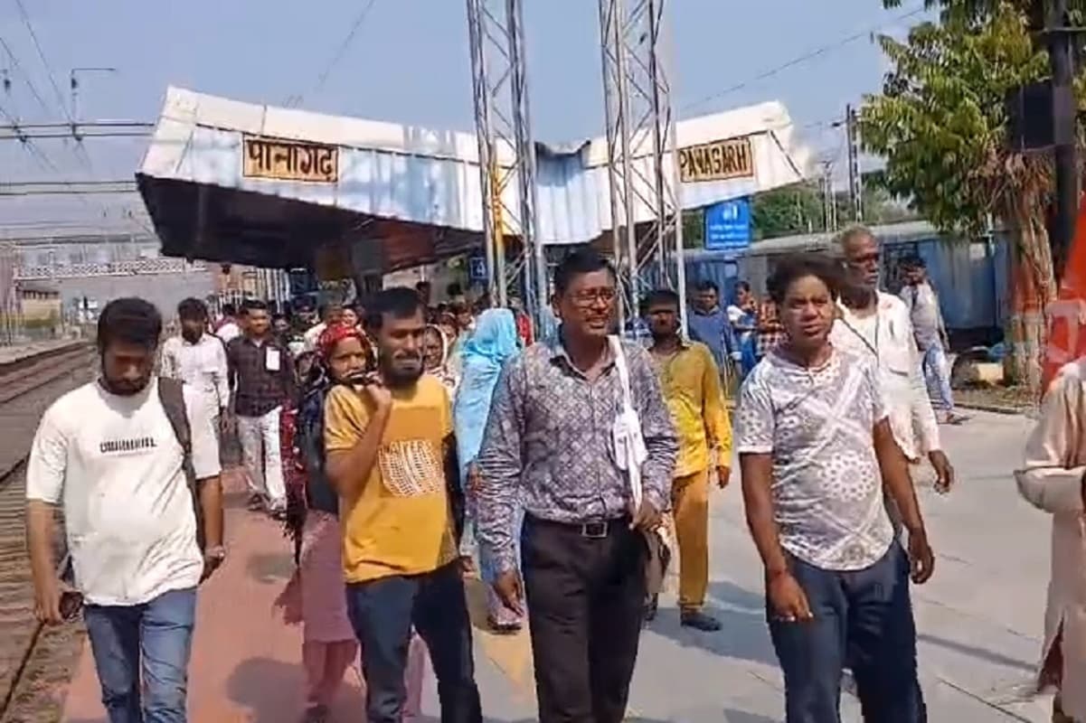 पानागढ़ से ट्रेन पकड़कर बर्धमान पहुंचे 300 वंचित वोटर, मताधिकार की लड़ाई पहुंची डीएम कार्यालय