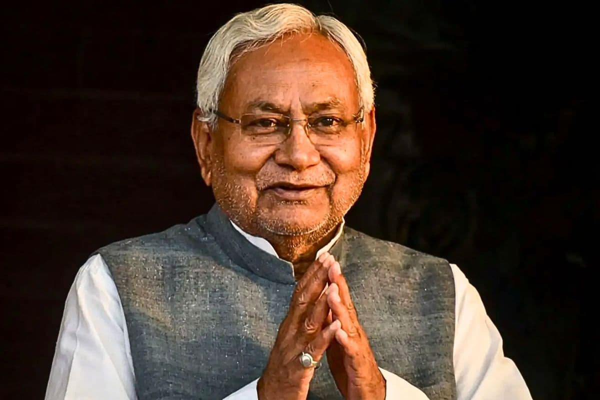 सीएम कुर्सी पर नीतीश कुमार का एक और छोटा कार्यकाल: 2000 में 7 दिन, अब 145 दिन की पारी कल होगी खत्म