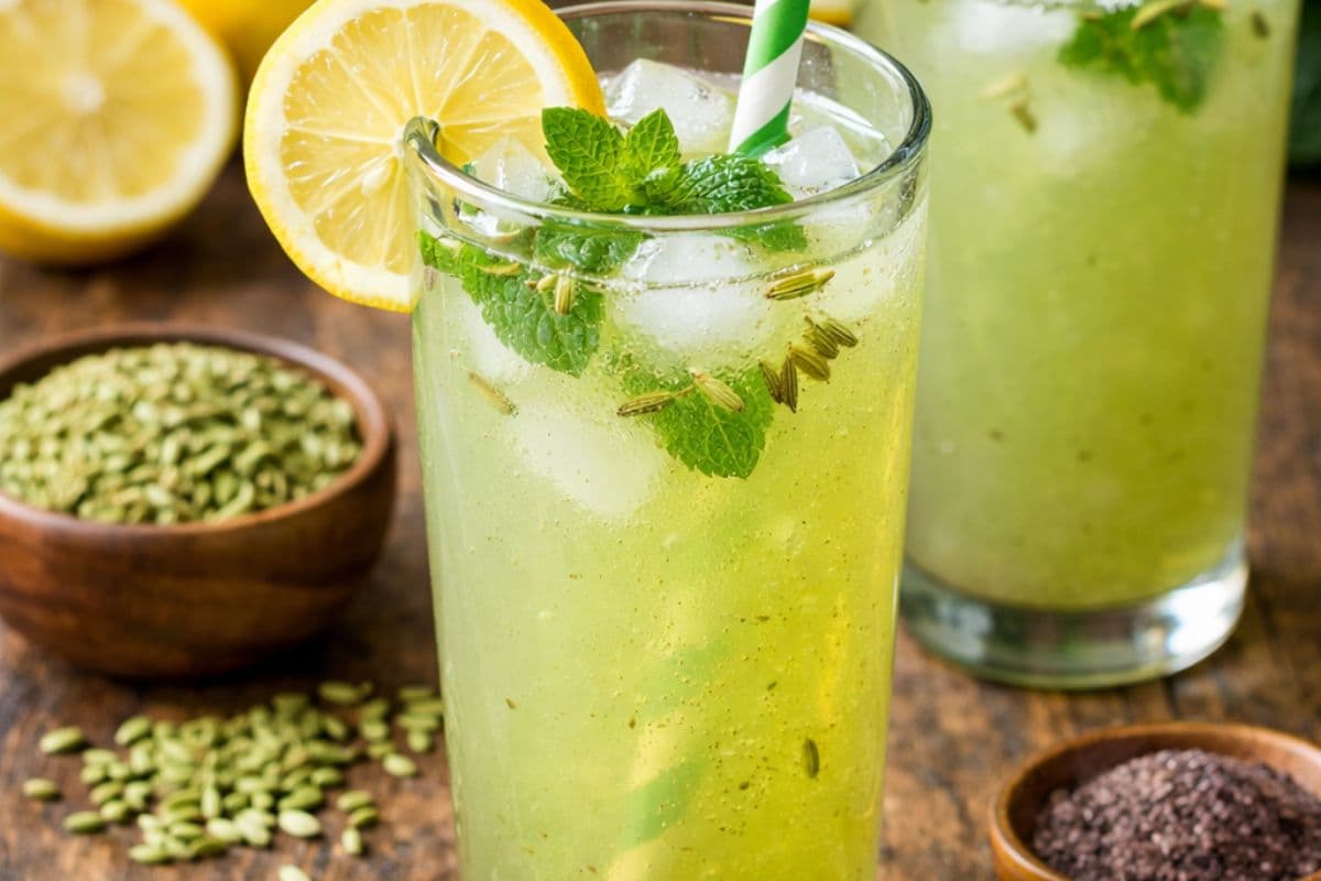 गर्मियों में शरीर को रखें ठंडा, घर पर बनाएं ताज़ा सौंफ का शरबत