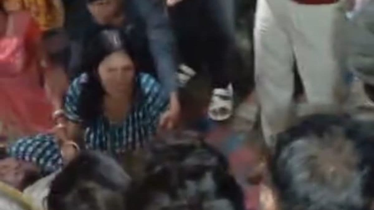 अररिया में मुर्गी फार्म में फंदे से लटका मिला युवक का शव, पत्नी की चीख-पुकार से गमगीन हुआ गांव