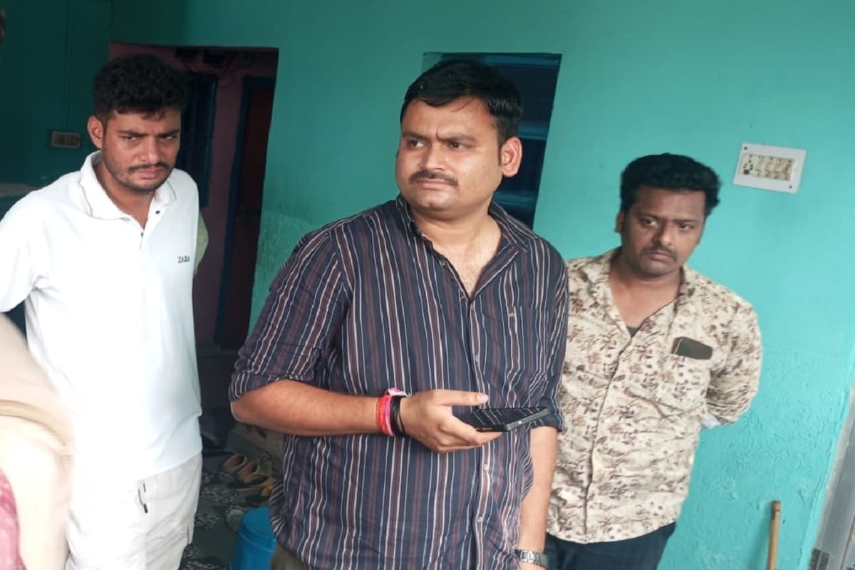 बैंक नहीं पहुंचे तो खुला राज, गोमिया में बैंक कर्मी की कमरे में मिली लाश
