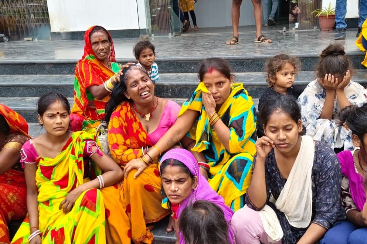 मुंगेर में तेज आंधी में दीवार और ऐलबेस्टर गिरा, महिला की दर्दनाक मौत