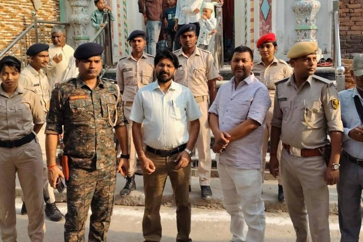 चौसा में बकरीद की नमाज अदा की, मुल्क में अमन-चैन की मांगी दुआ