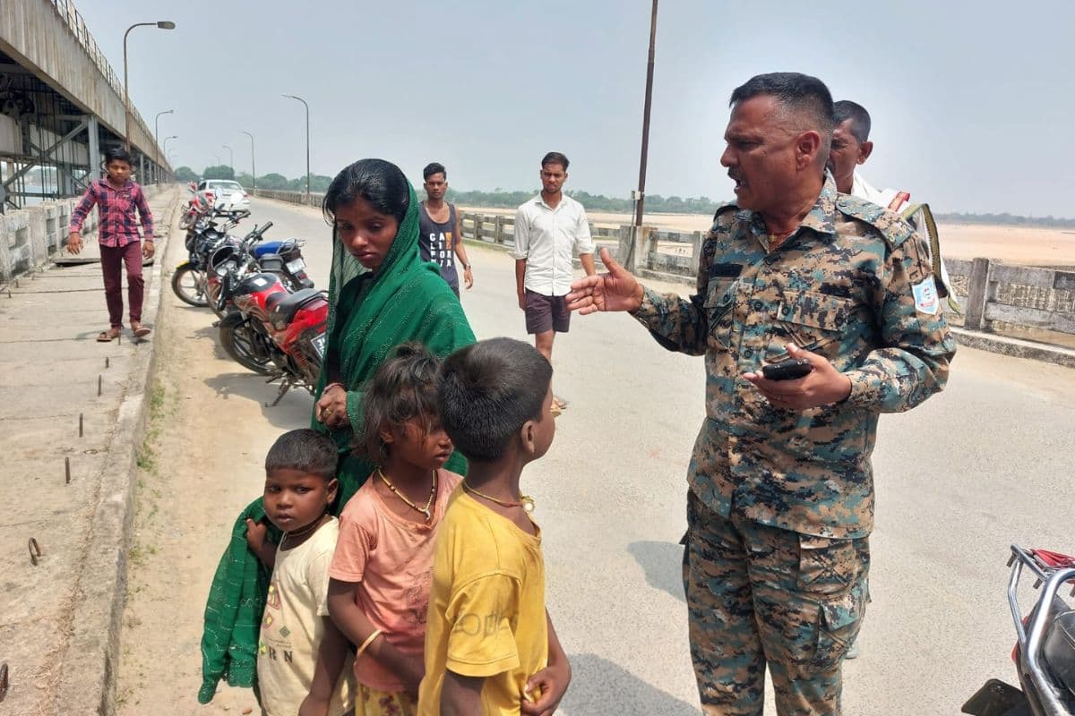 प्रभात खबर कर्मी की सूझबूझ और तत्परता से बची महिला सहित 3 मासूम की जान
