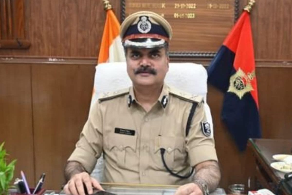मगध रेंज के आईजी विकास वैभव की बड़ी कार्रवाई, जहानाबाद के साइबर इंस्पेक्टर को किया निलंबित