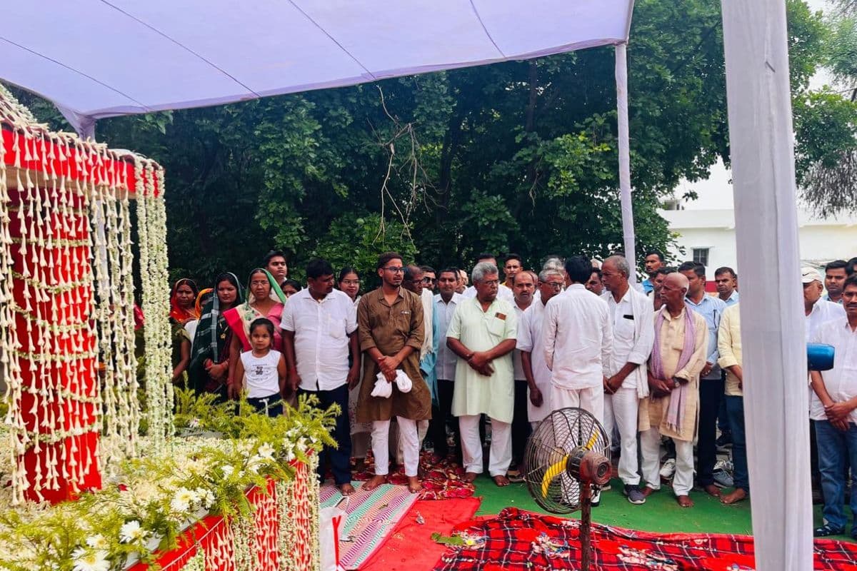 क्रांतिकारी नेता विजय यादव की चौथी पुण्यतिथि में उमड़ा जनसैलाब, कई जिलों से पहुंचे सैकड़ों लोग