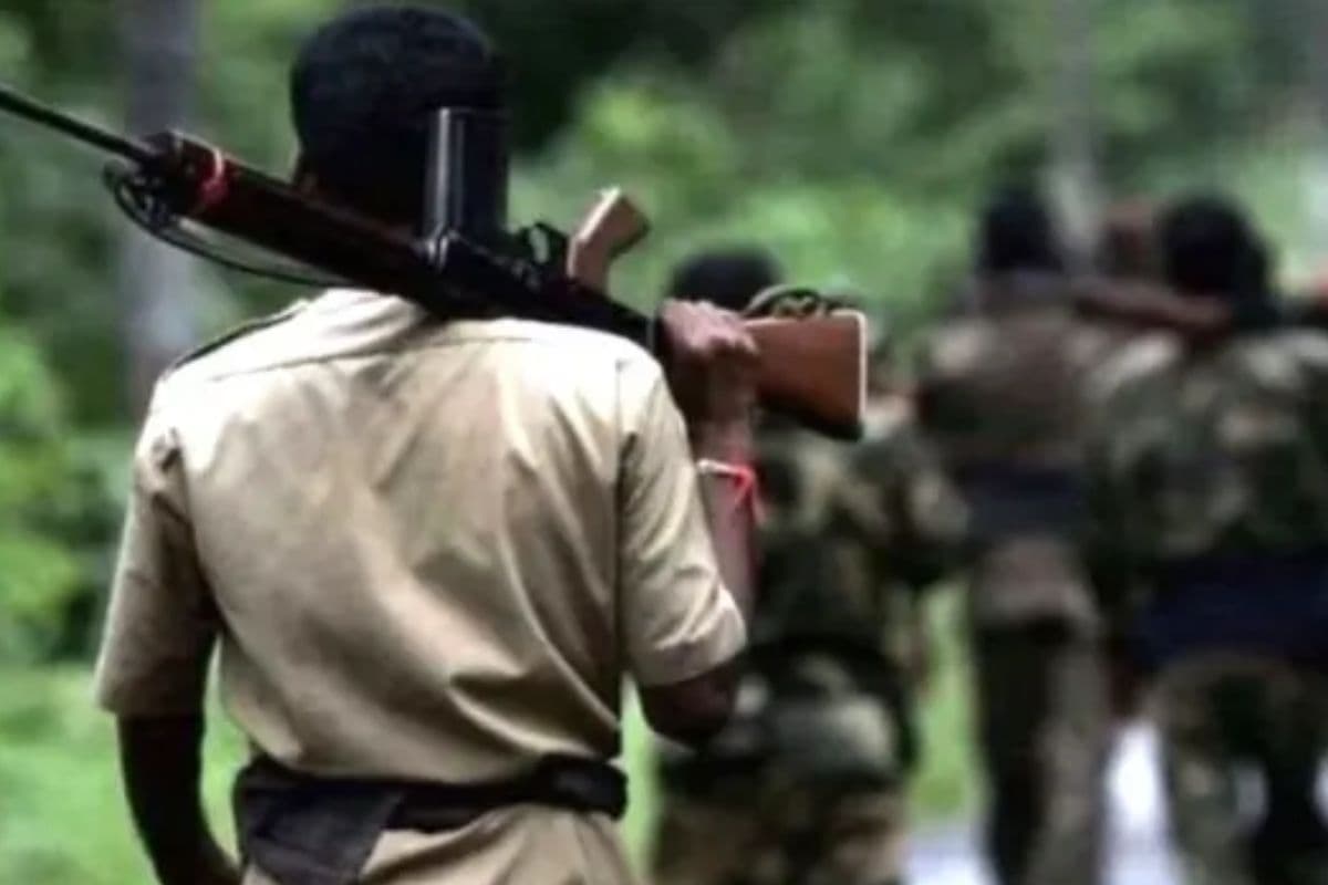 गया के कुंवारा पहाड़ी से हथियार बरामदगी मामले में अज्ञात नक्सलियों पर प्राथमिकी दर्ज, आरोपित की तलाश में जुटी पुलिस