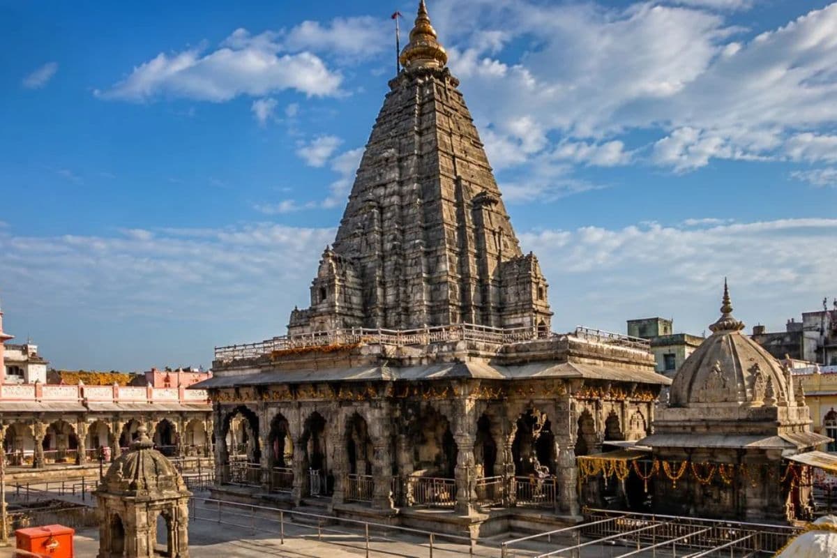 जब पिंडदान करने गयाजी पहुंचीं महारानी अहिल्याबाई होल्कर, तब बदली विष्णुपद मंदिर की किस्मत, जानिए 600 कारीगरों ने 20 साल में कैसे रचा इतिहास