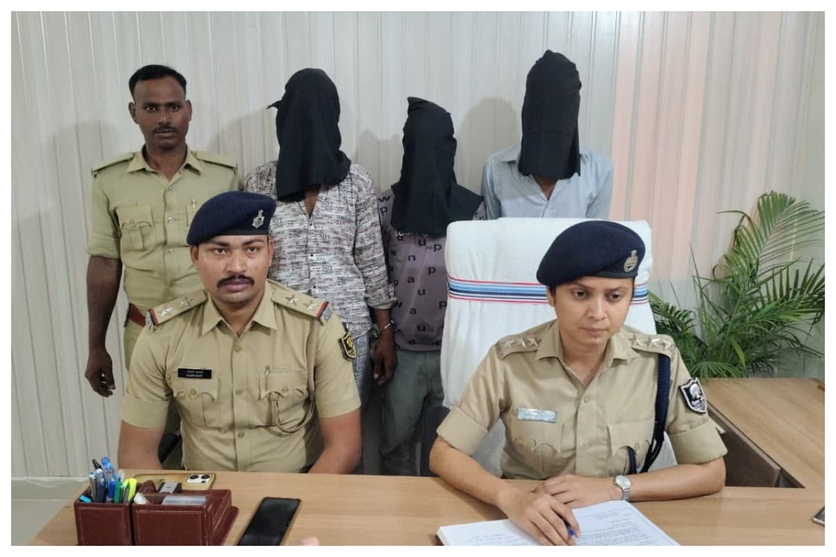 Muzaffarpur News: घर में चोरी करने वाले गिरोह का भंडाफोड़, 40 लाख जेवरात के साथ दो चोर गिरफ्तार