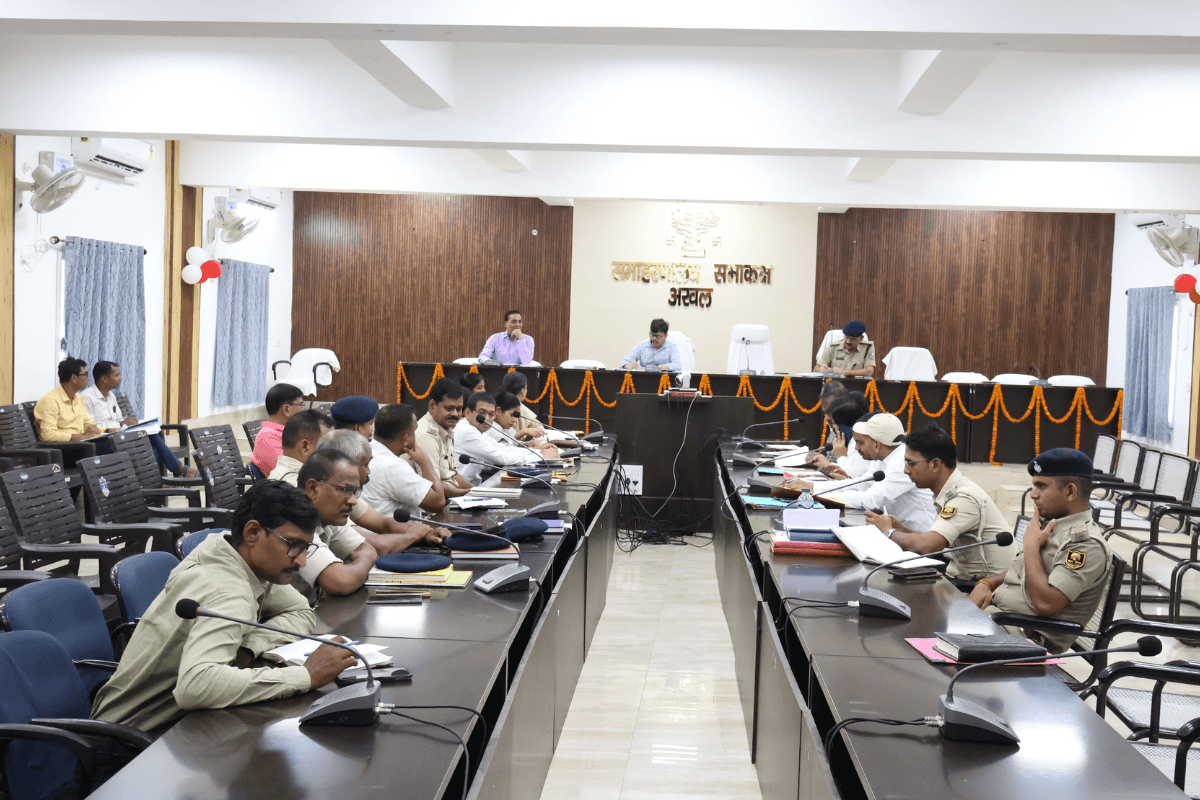 Arwal News: सभी लंबित नीलाम पत्र व वसूली प्रक्रिया को सख्त करने पर जोर, लापरवाही बर्दाश्त नहीं