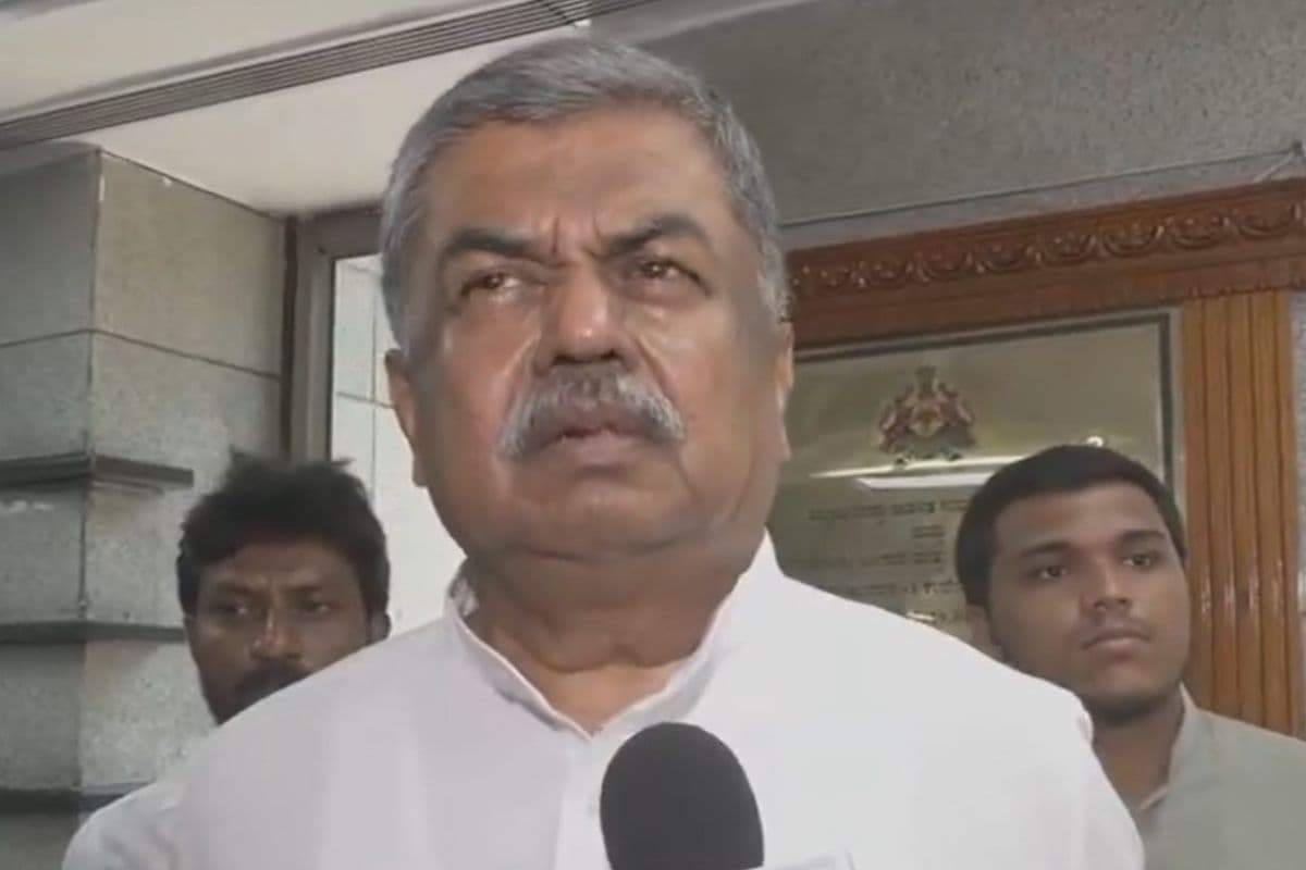 बीके हरिप्रसाद ने कहा- कर्नाटक में पावर ट्रांसफर की खबर, बीजेपी का दुष्प्रचार; सिद्धारमैया बने रहेंगे सीएम
