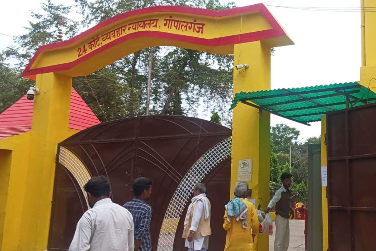 हाइटेक हुआ गोपालगंज सिविल कोर्ट,अब एलईडी स्क्रीन पर पढ़ पाएंगे अपना बयान