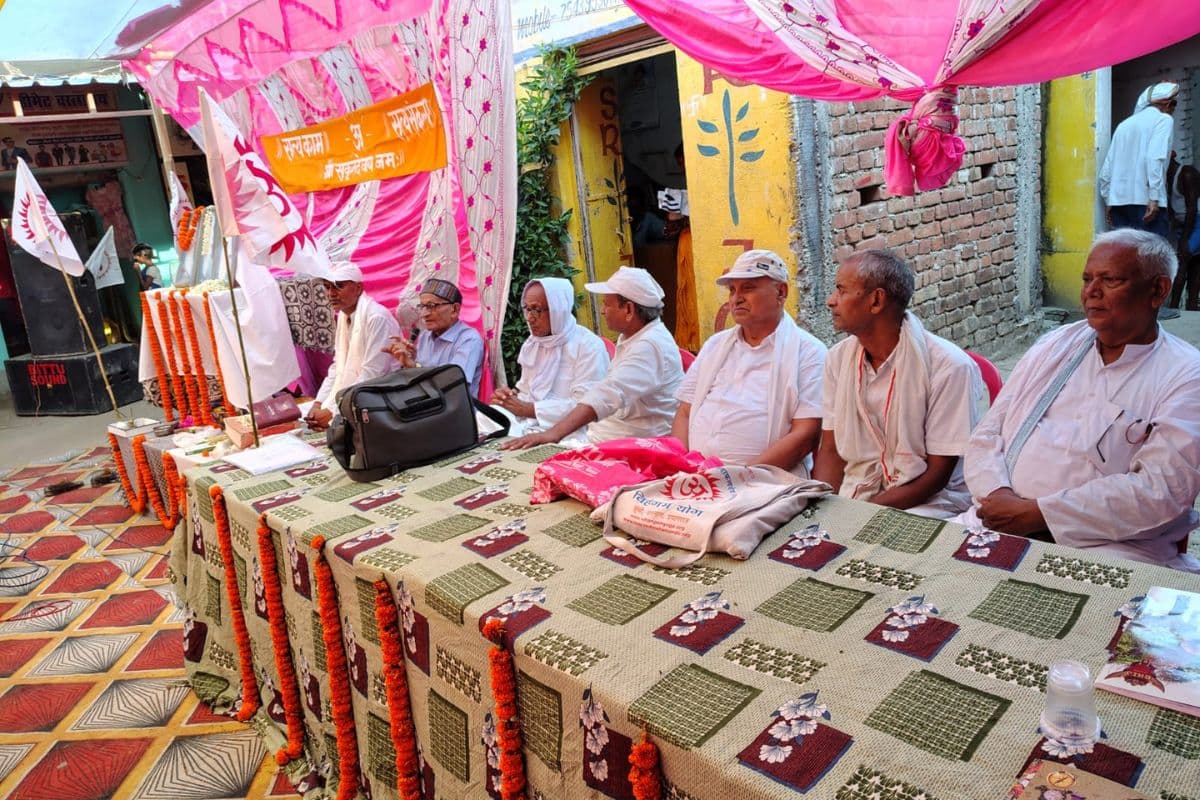मांडर बाजार में विहंगम योग शिविर, सत्संग से गूंजा आध्यात्मिक माहौल