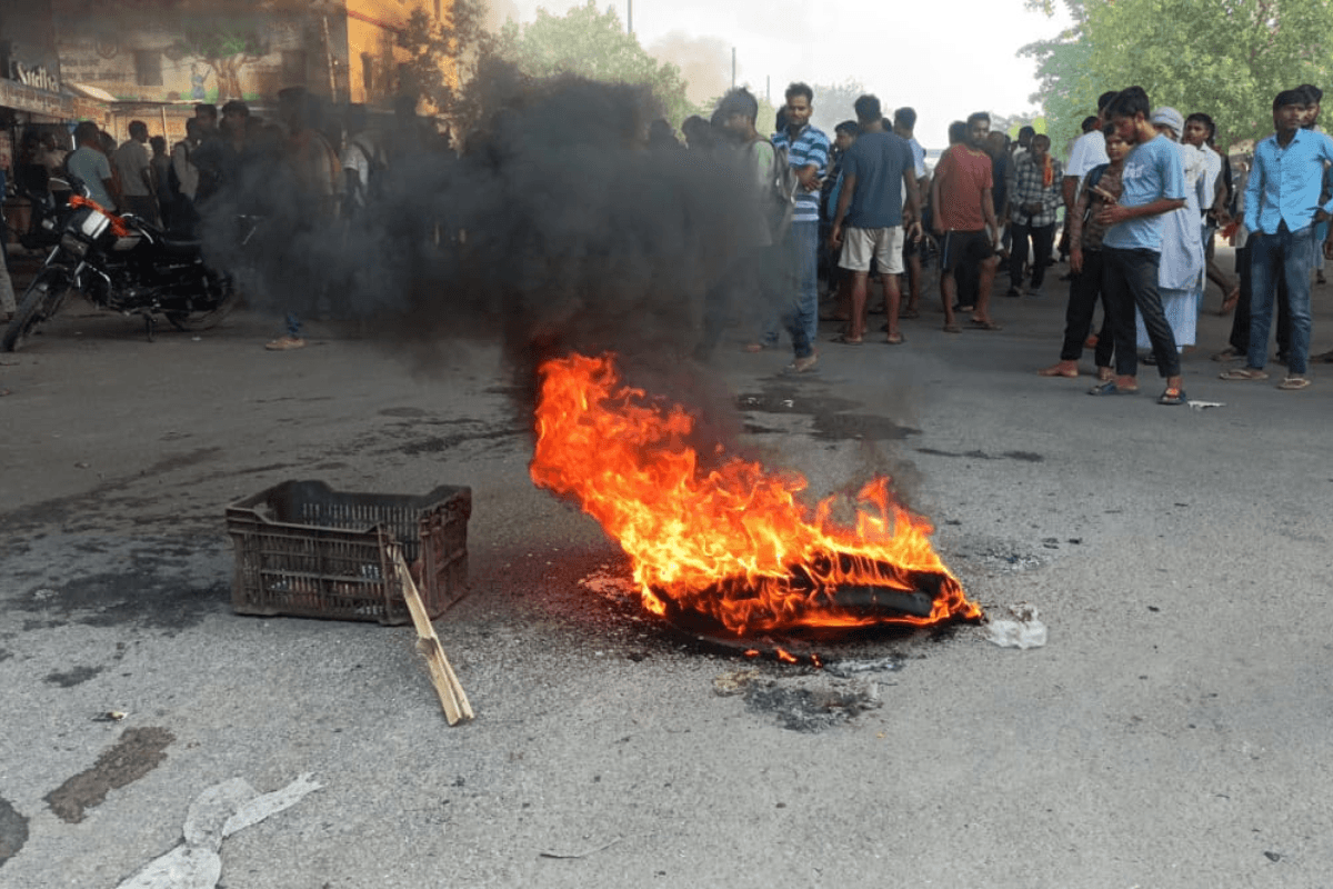 आरा में पूर्व होमगार्ड जवान की पीट-पीटकर हत्या, परिजनों ने शव रखकर NH किया जाम
