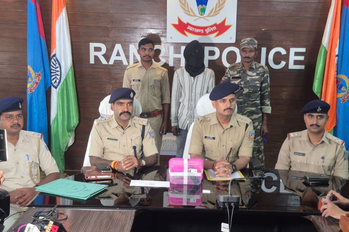 पिठोरिया में हुई फायरिंग में शामिल शोएब अंसारी गिरफ्तार, पिस्टल और बाइक बरामद