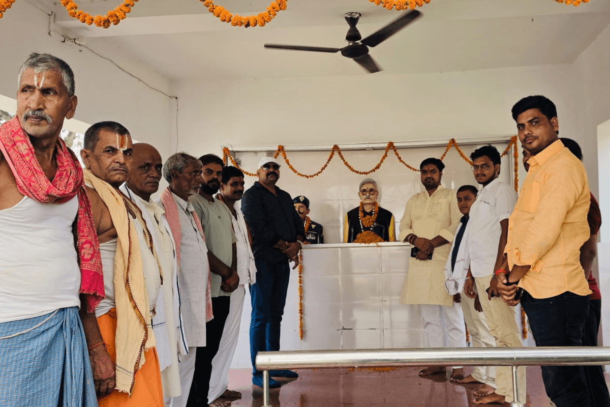 अरवल में ब्रह्मेश्वर मुखिया के शहादत दिवस पर जुटे समर्थक, कार्यों को किया याद