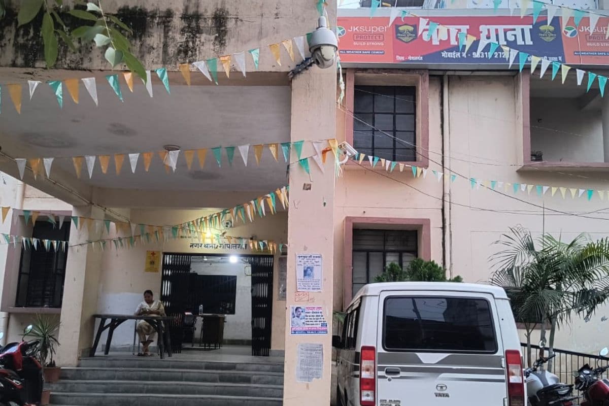 गोपालगंज नगर थाना पुलिस की बड़ी कार्रवाई, हत्या के प्रयास के तीन आरोपी गिरफ्तार