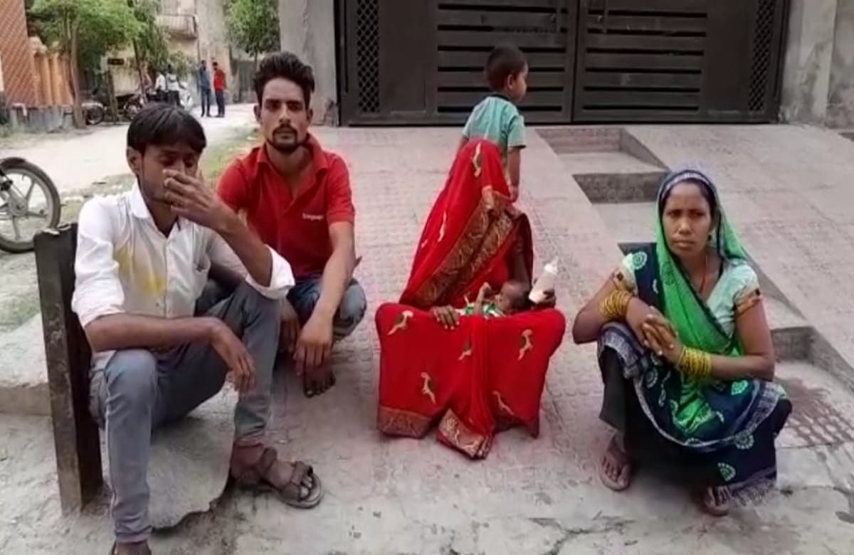 अलीगढ़: तीन माह की मासूम को घर से घसीटकर ले गए कुत्ते, और तब तक नोचते रहे, जब तक मौत नहीं हुई