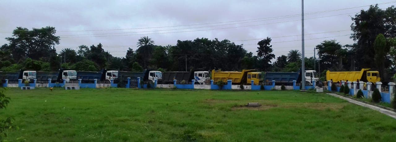 फर्जी चालान के साथ आसनसोल के चुरुलिया से अवैध बालू लेकर धनबाद जा रहे 17 हाइवा जब्त