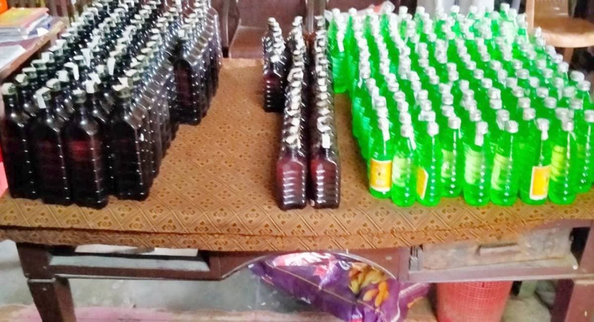 कैमूर में फोम गद्दा के बीच छुपा कर रखी थी 6188 बोतल शराब, एंटी लिकर टास्क फोर्स ने 199 पेटी की बरामद