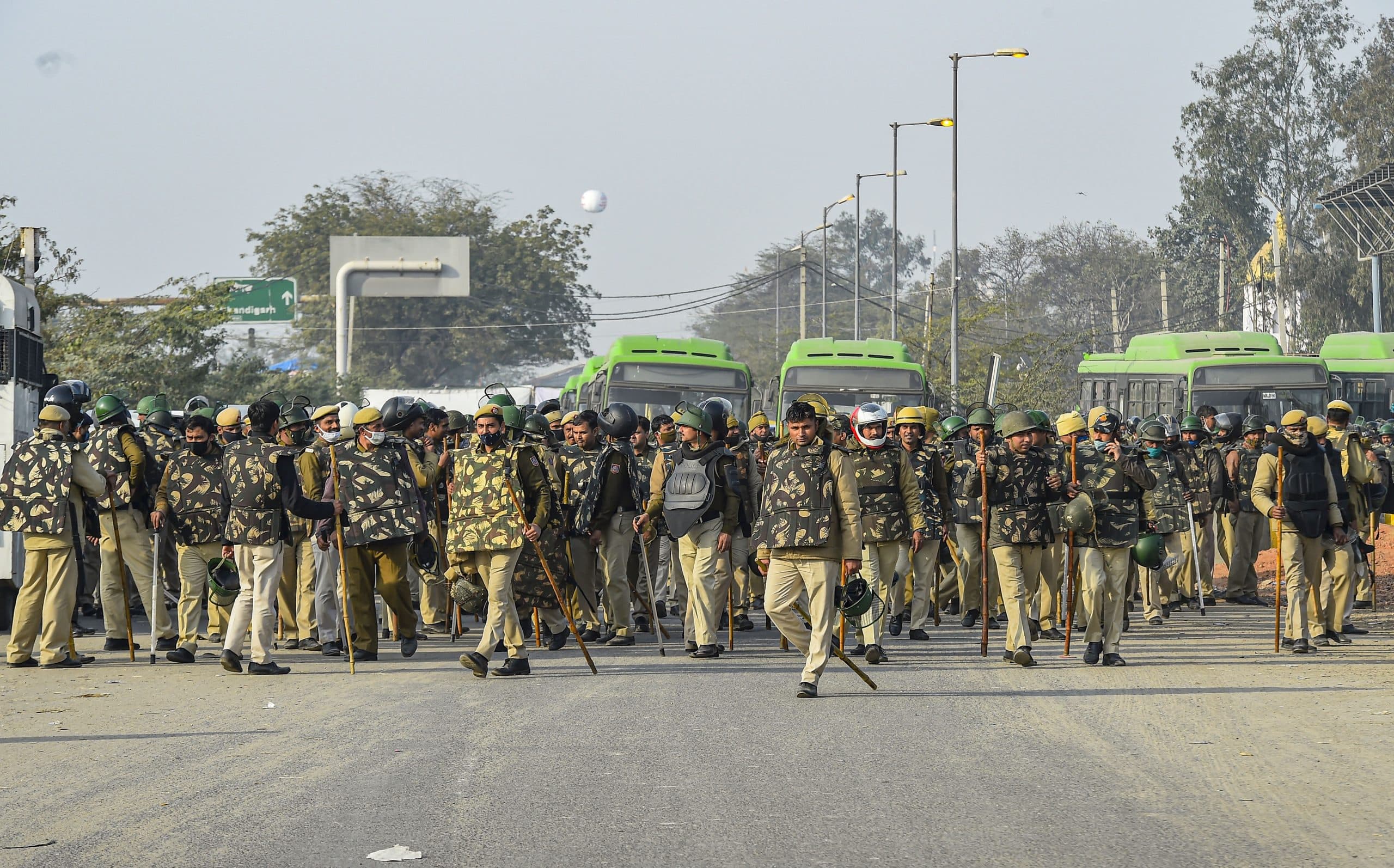 Kisan Andolan : किले में तब्दील हुआ टिकैत की मौजूदगी वाला गाजीपुर बॉर्डर, 'तीसरी आंख' से रखी जा रही किसानों पर नजर