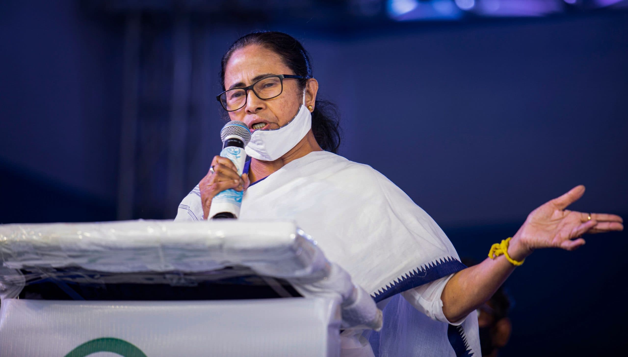 एक बार में कराये जाएं बाकी बचे सभी चरण के चुनाव, ममता बनर्जी की चुनाव आयोग से अपील