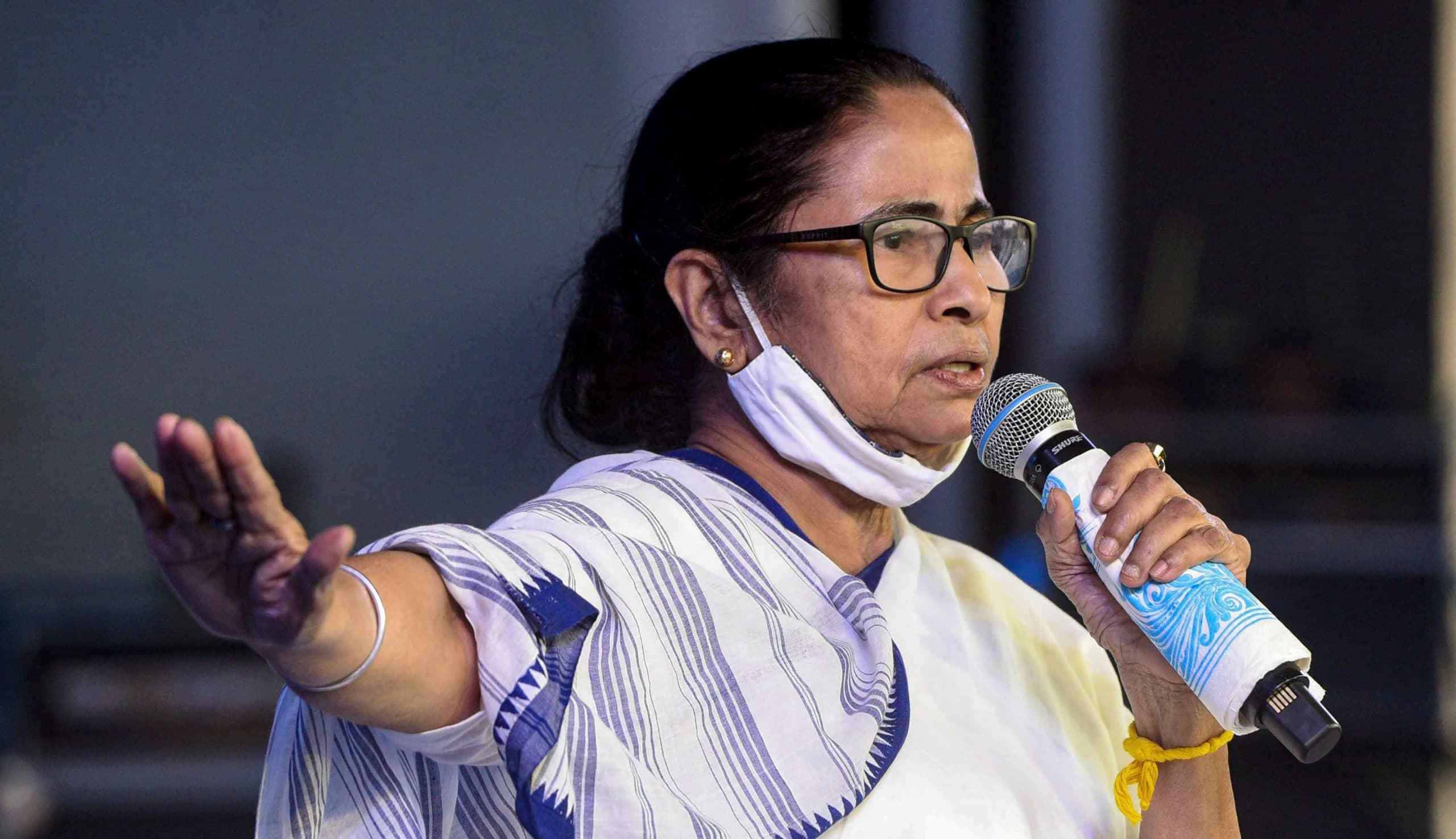 जनता को छलने वाला किसान विरोधी, जन विरोधी और देश विरोधी बजट : ममता बनर्जी