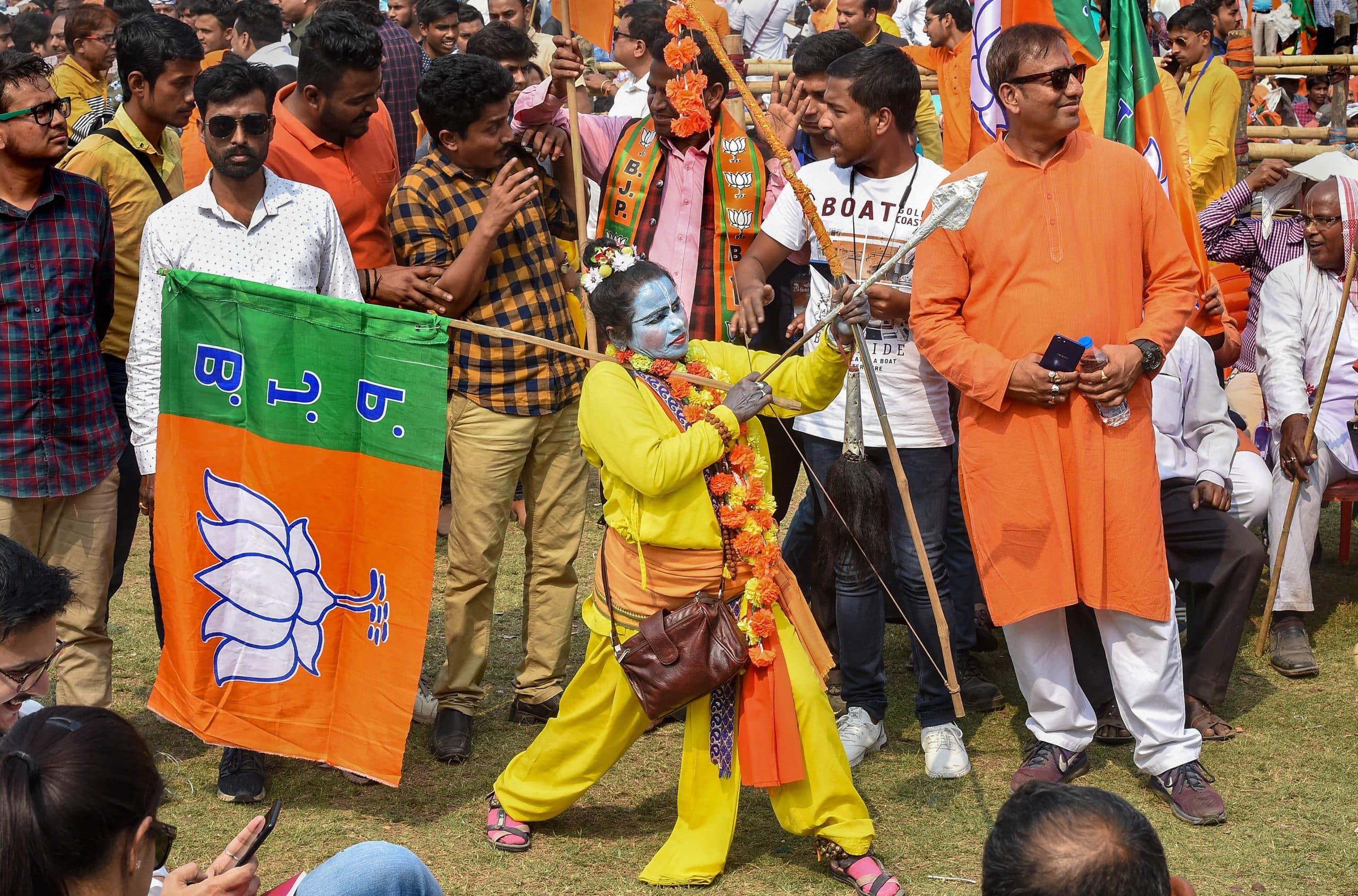 शाह की रैली के रास्ते में भाजपा कार्यकर्ताओं ने की नारेबाजी ‘गोली मारो....’