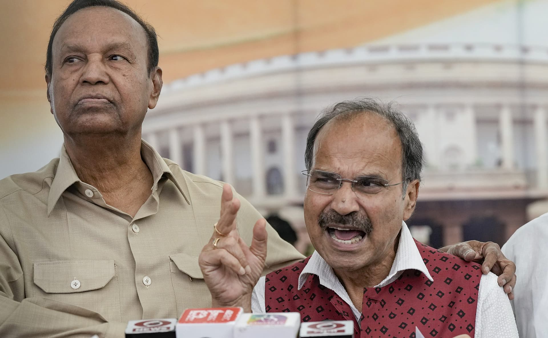 'यहां से चला जाऊं', जानें नये संसद भवन पर राष्ट्रध्वज फहराने के अवसर पर क्यों भड़के कांग्रेस नेता अधीर रंजन