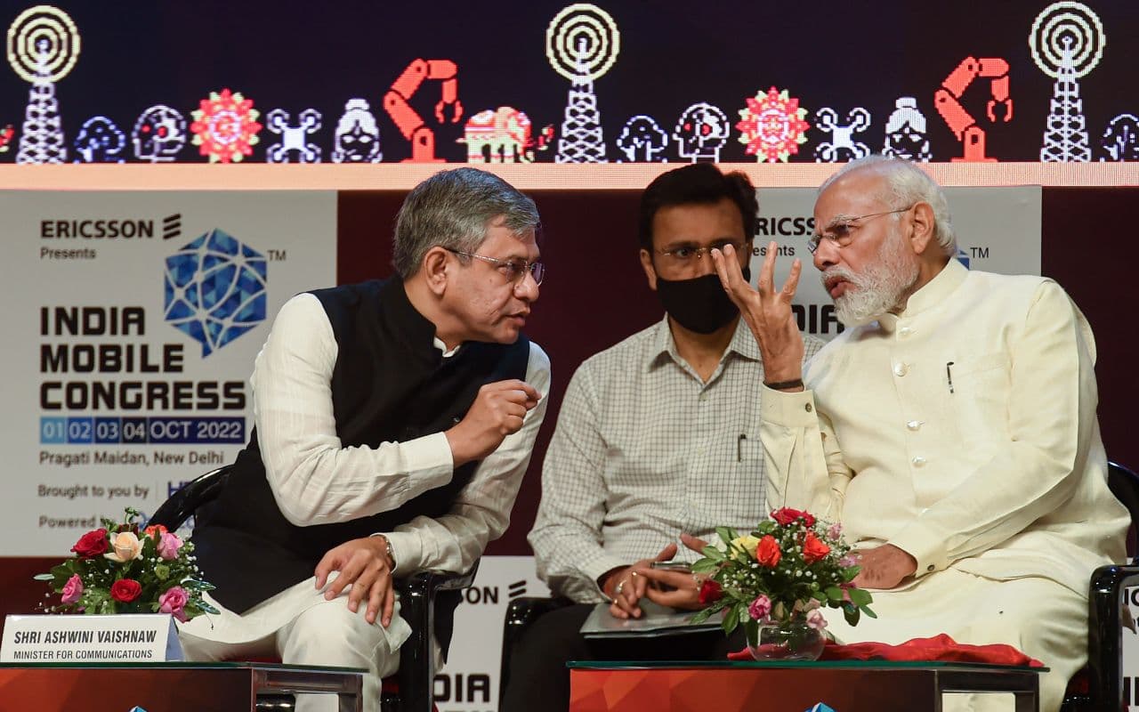 PM मोदी ने किया इंडिया मोबाइल कांग्रेस का उद्घाटन, ये है इस साल की थीम