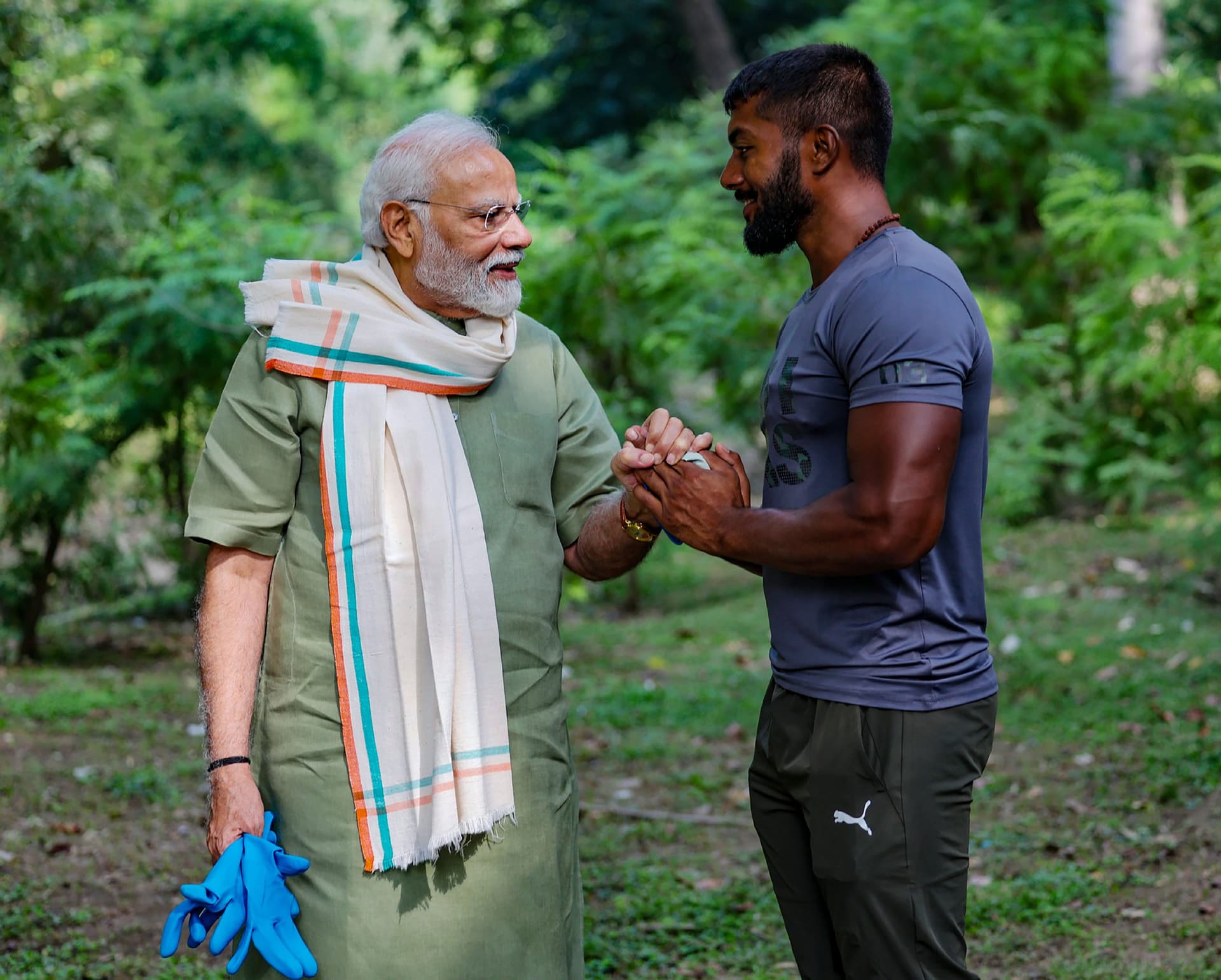 PHOTOS: गांधी जयंती से पूर्व देशभर में स्‍वच्‍छता अभियान, पीएम मोदी ने भी किया श्रमदान, देखें तस्वीरें