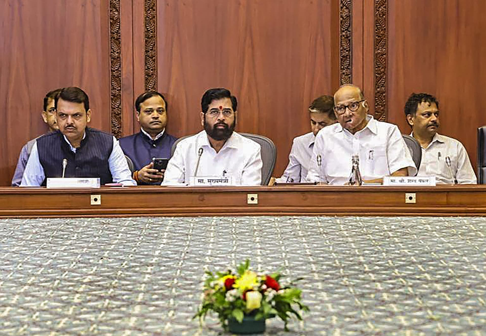 मराठा आरक्षण पर सर्वदलीय बैठक, एकनाथ शिंदे ने कहा-हम देंगे कुनबी समुदाय का सर्टिफिकेट, मनोज जरांगे सहयोग करें