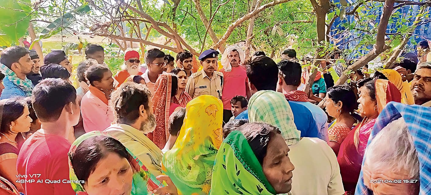 नल जल योजना का पानी टंकी ट्रायल में ही धराशायी, चपेट में आने से एक की मौत, तीन घायल