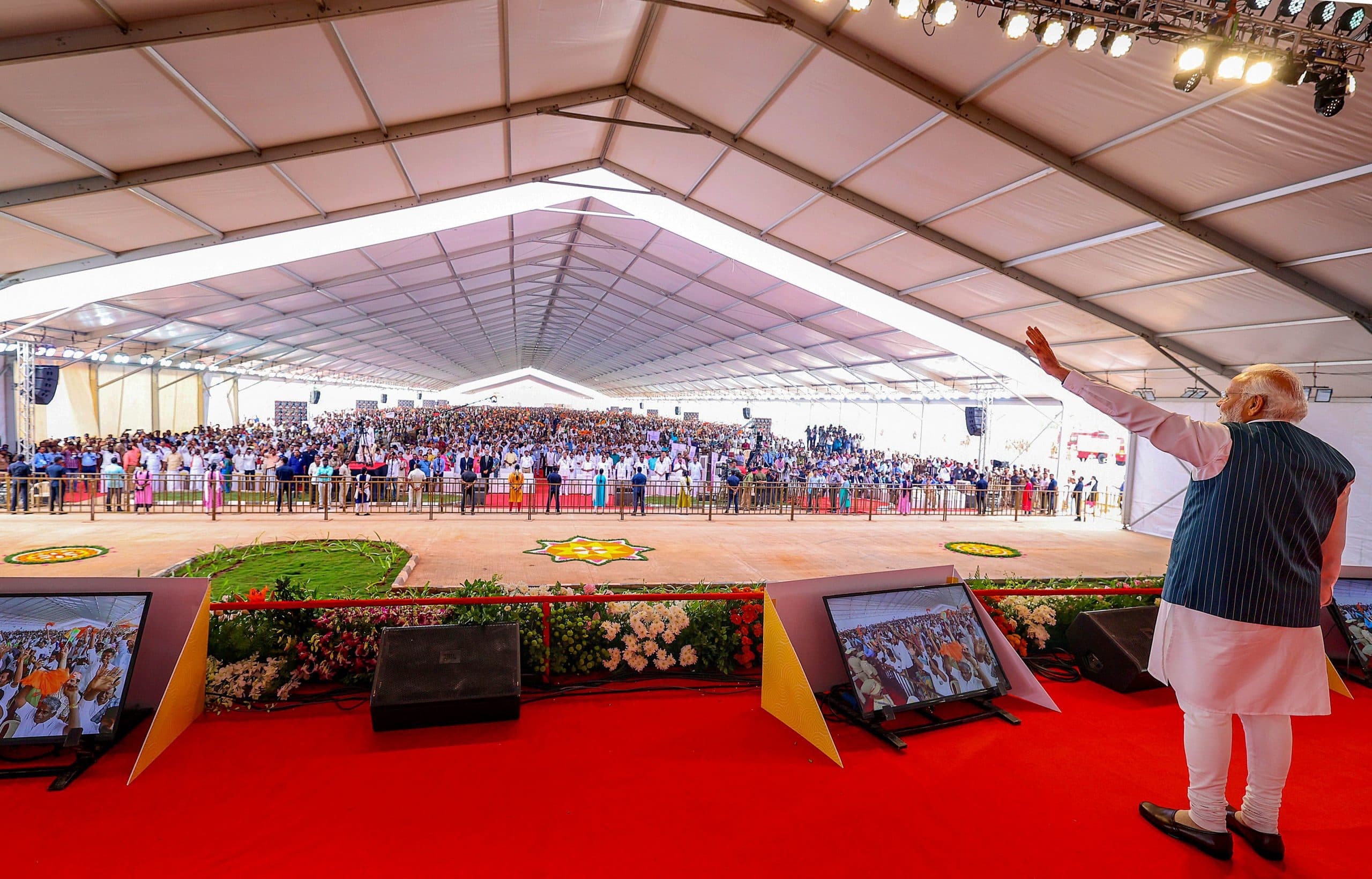 PM Modi South Visit: नए टर्मिनल भवन का उद्घाटन, तमिलनाडु को पीएम मोदी ने दी 20 हजार करोड़ की सौगात