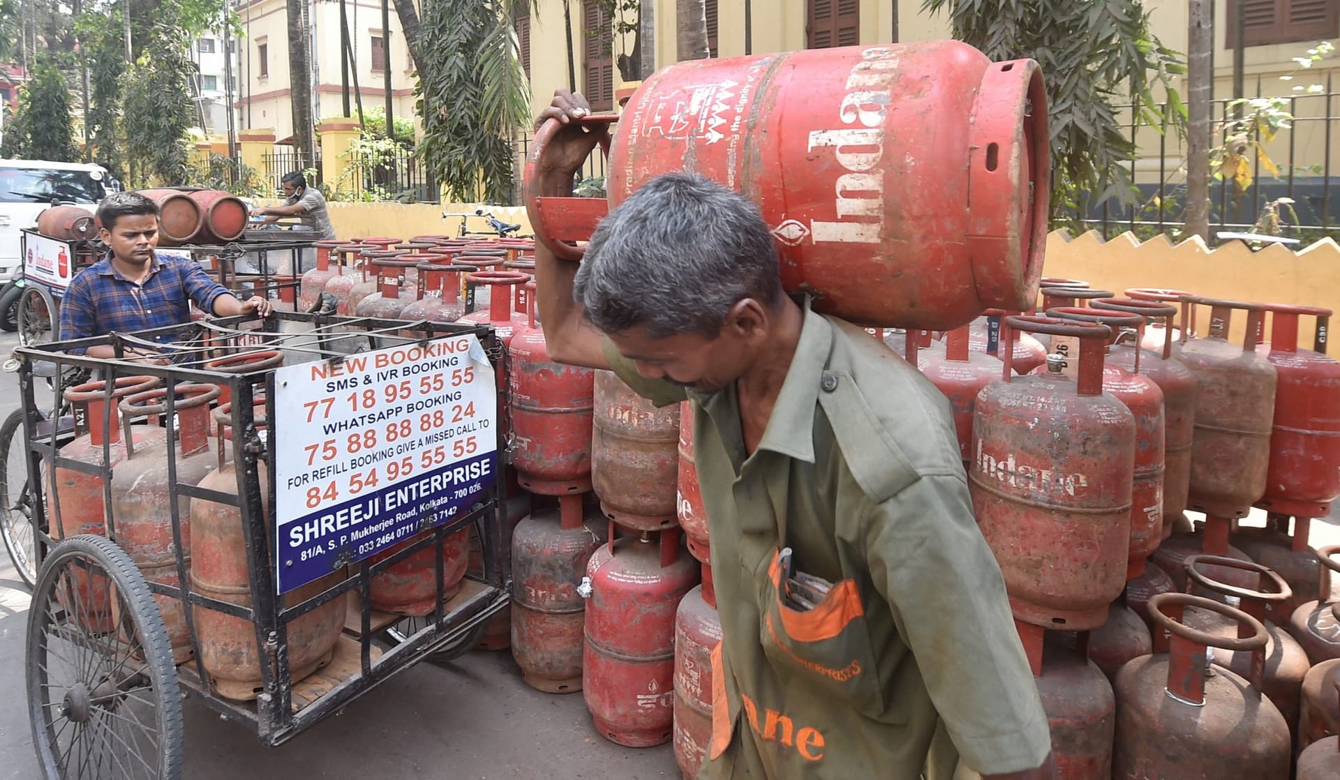 आम आदमी को राहत! LPG सिलेंडर के दाम हुए इतने कम, सब्‍स‍िडी को लेकर जानें ये