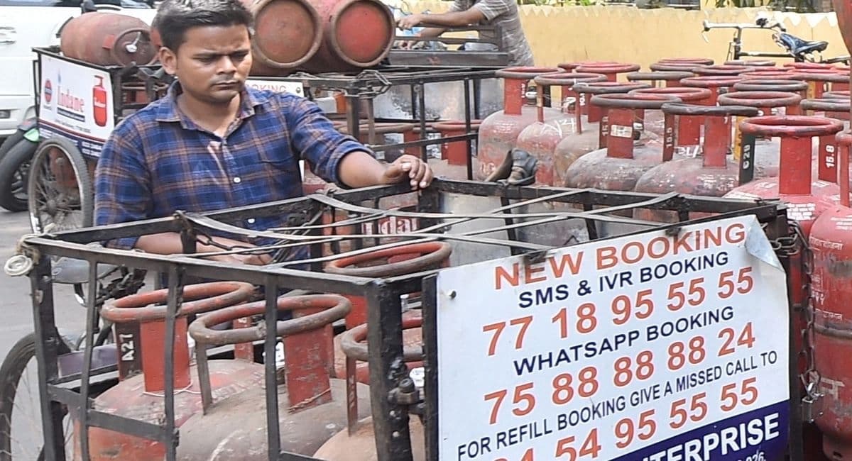 LPG Price Hike : फिर बढ़ेगी रसोई गैस की कीमत ? सब्‍सिडी को लेकर जान लें यह खास बात