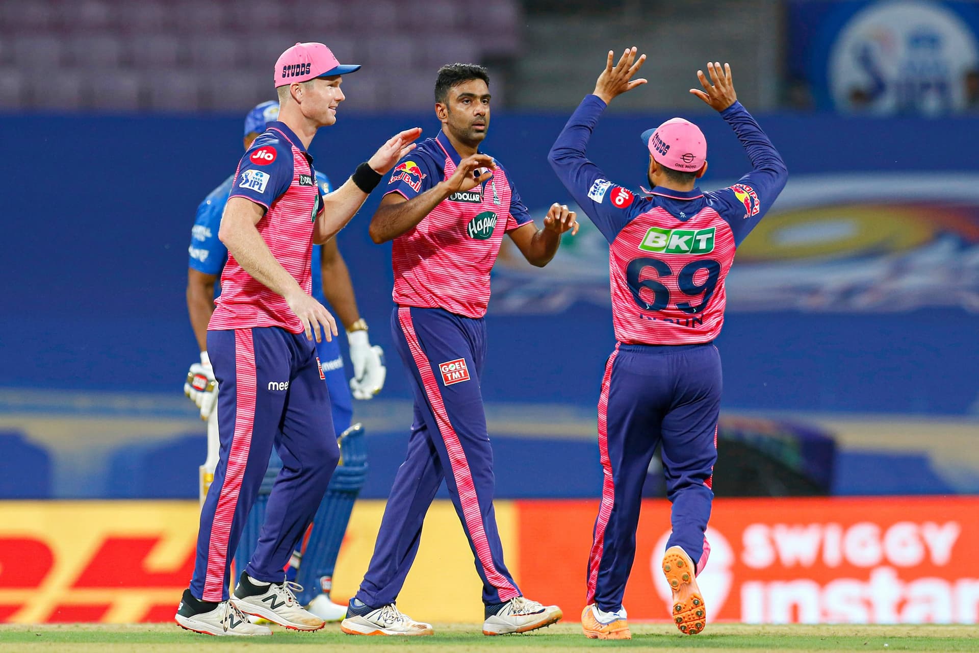 IPL 2022 Weather Update: पंजाब किंग्स और राजस्थान रॉयल्स के मुकाबले में कैसा रहेगा मौसम, पिच रिपोर्ट