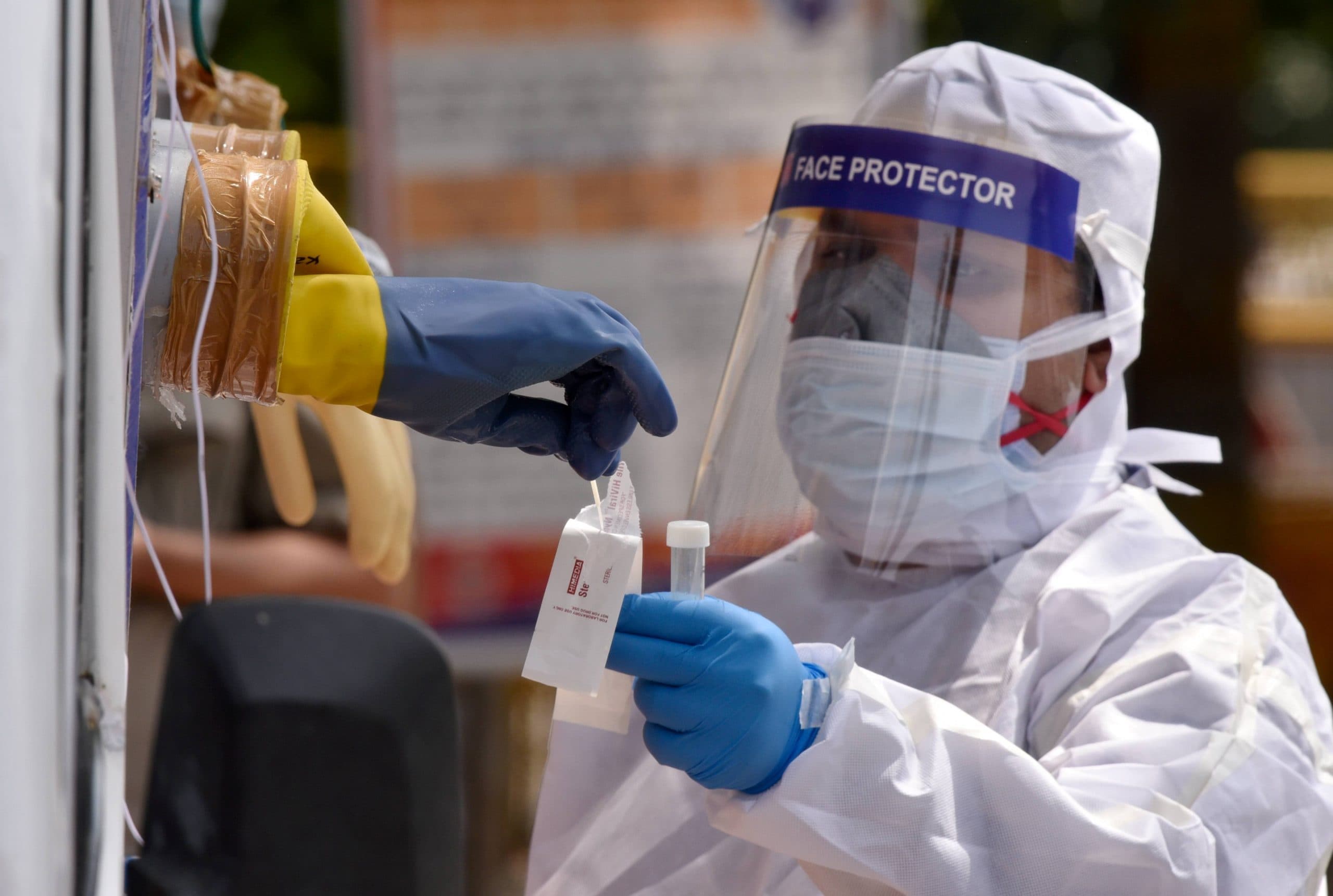 दिल्ली के कापसहेड़ा में एक ही बिल्डिंग से मिले 41 कोरोना पॉजिटिव, मचा हड़कंप