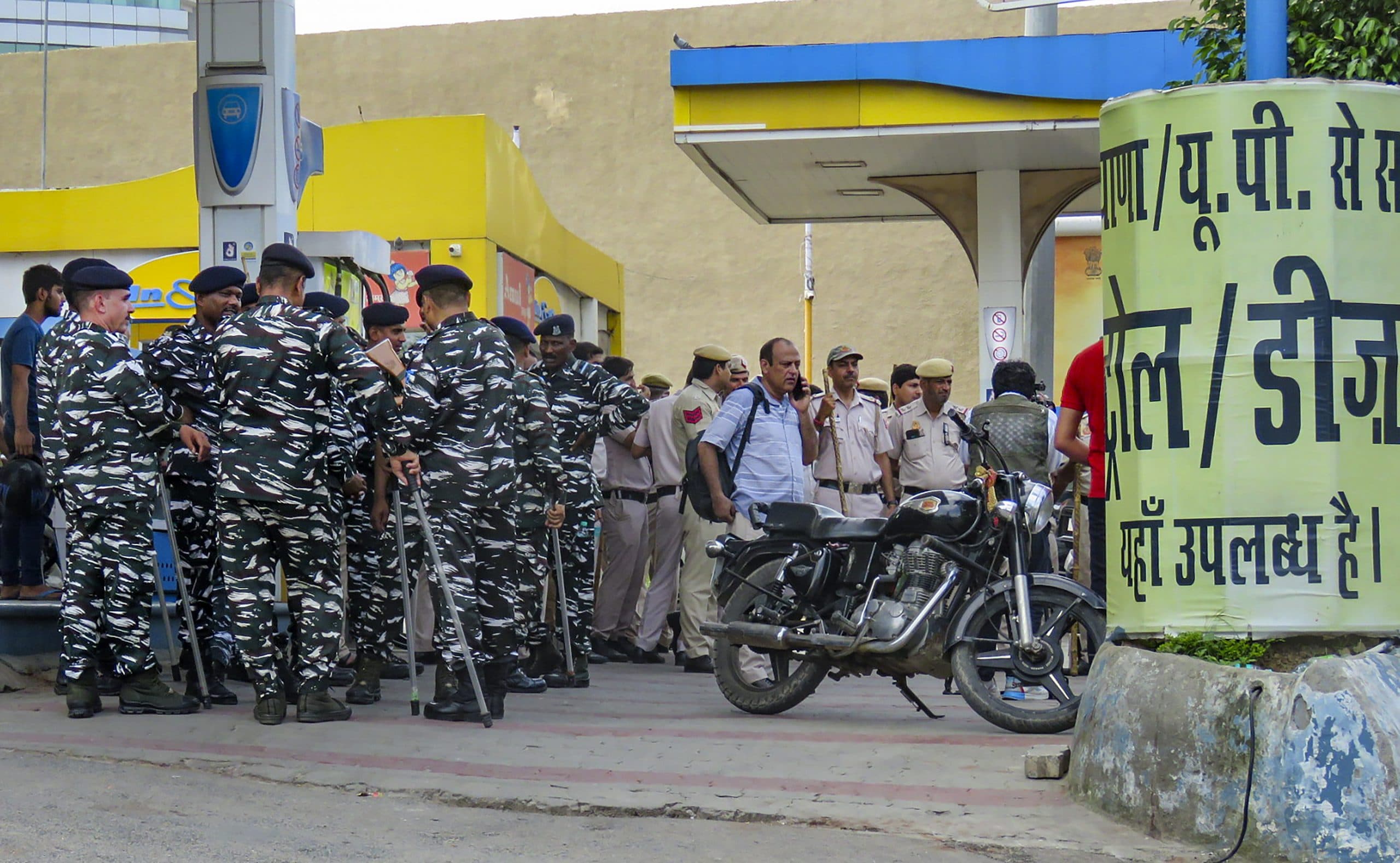 Haryana violence: दंगाइयों ने महिला मजिस्ट्रेट की कार पर किया हमला, 3 साल की बेटी के साथ छिपकर बचाई जान