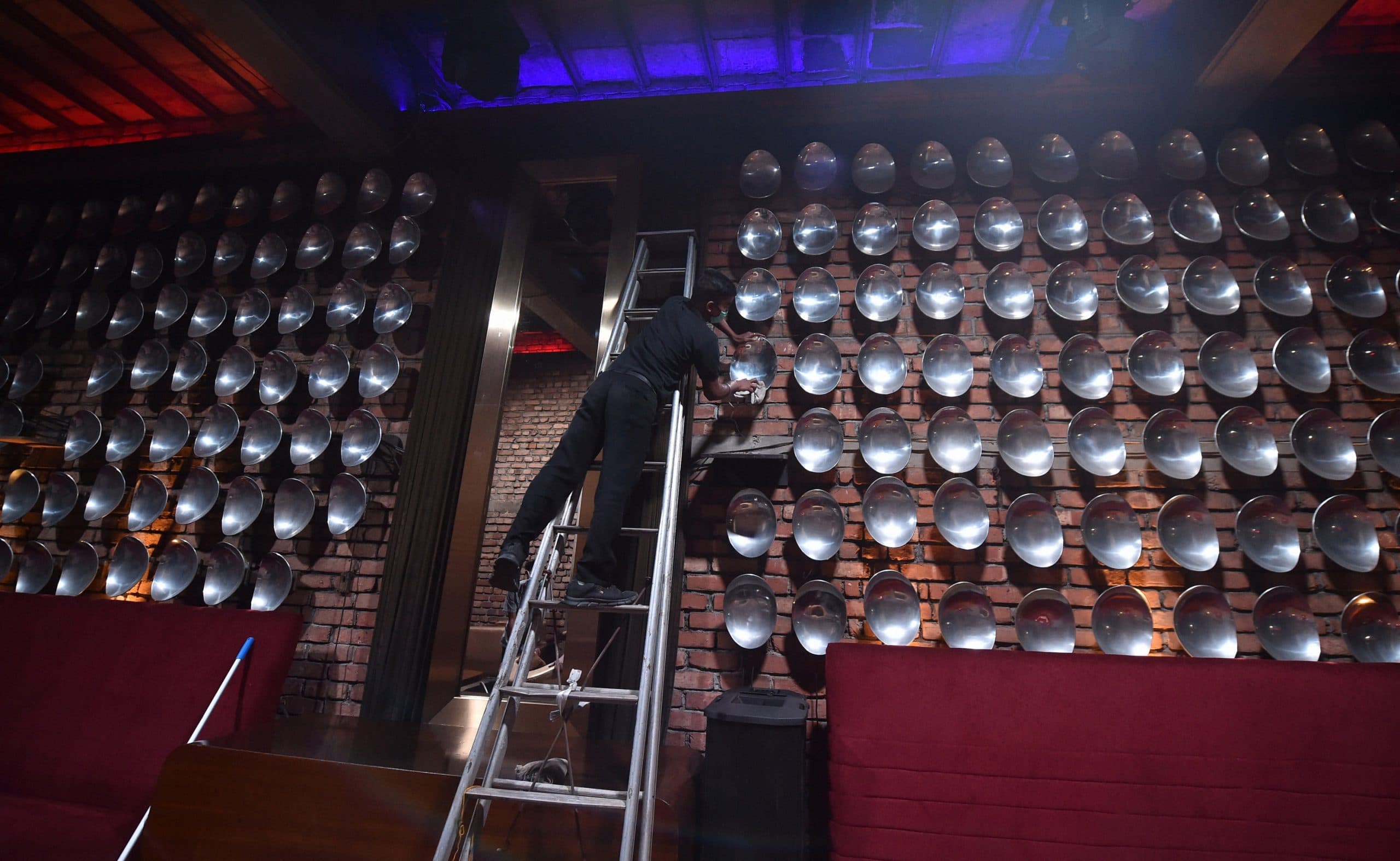 कोलकाता में नवजात ने कोरोना को दी मात, पश्चिम बंगाल सरकार ने लॉकडाउन की पाबंदियों में दी और राहत